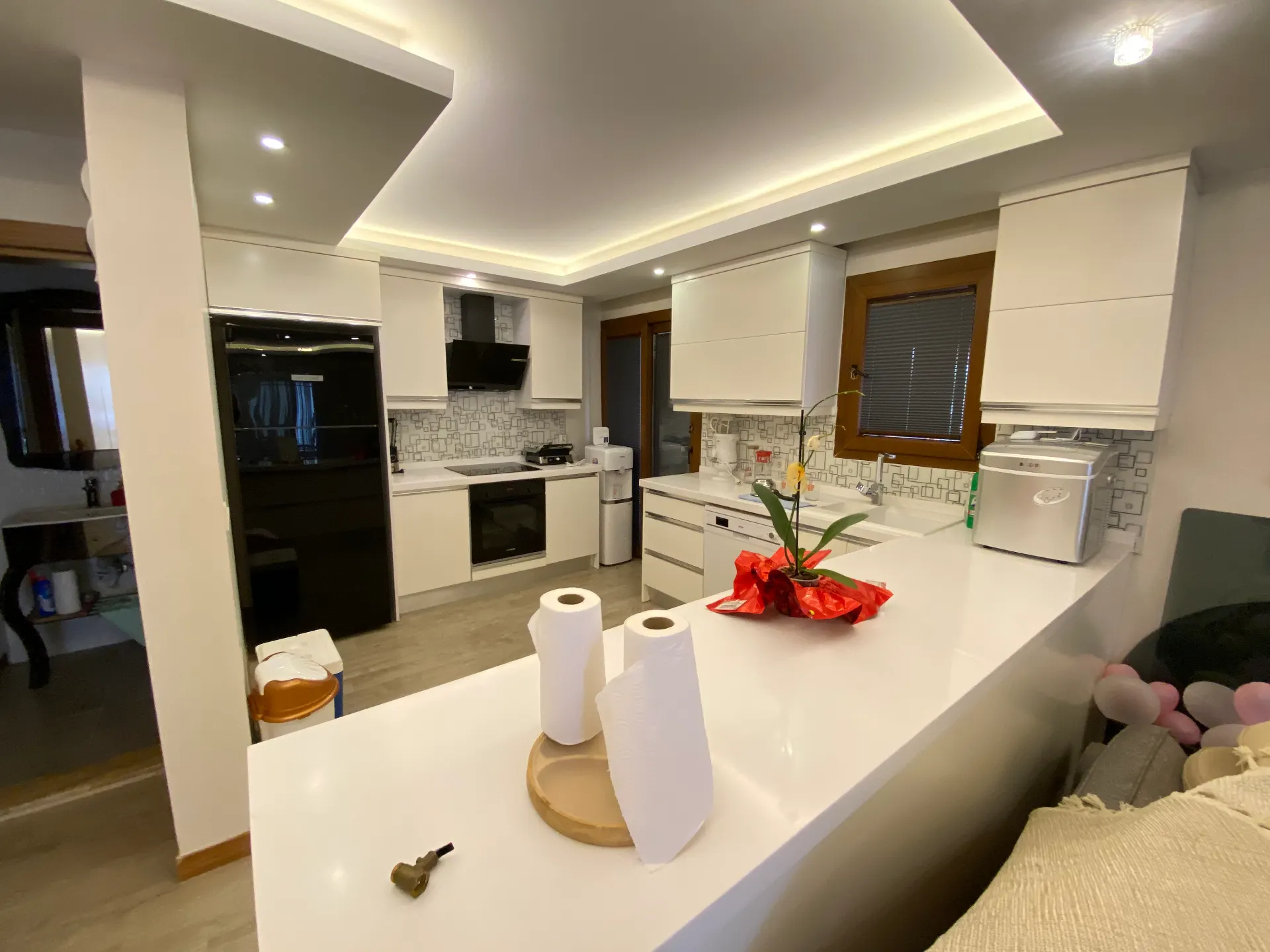Seferihisar Ürkmez Erdem Tur Sitesinde Full Eşyalı, havuzlu & Akıllı Satılık 3+1 Villa