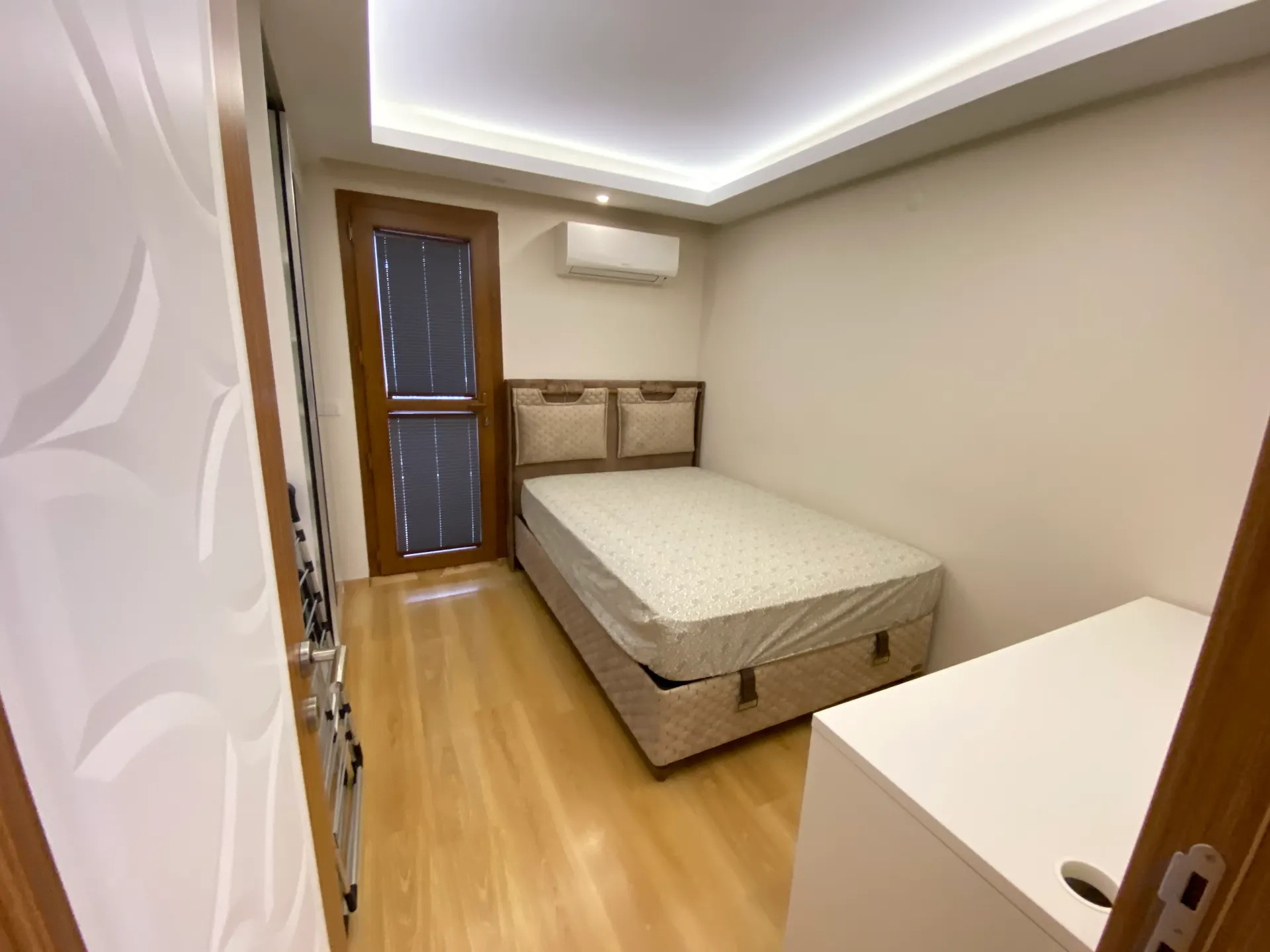 Seferihisar Ürkmez Erdem Tur Sitesinde Full Eşyalı, havuzlu & Akıllı Satılık 3+1 Villa