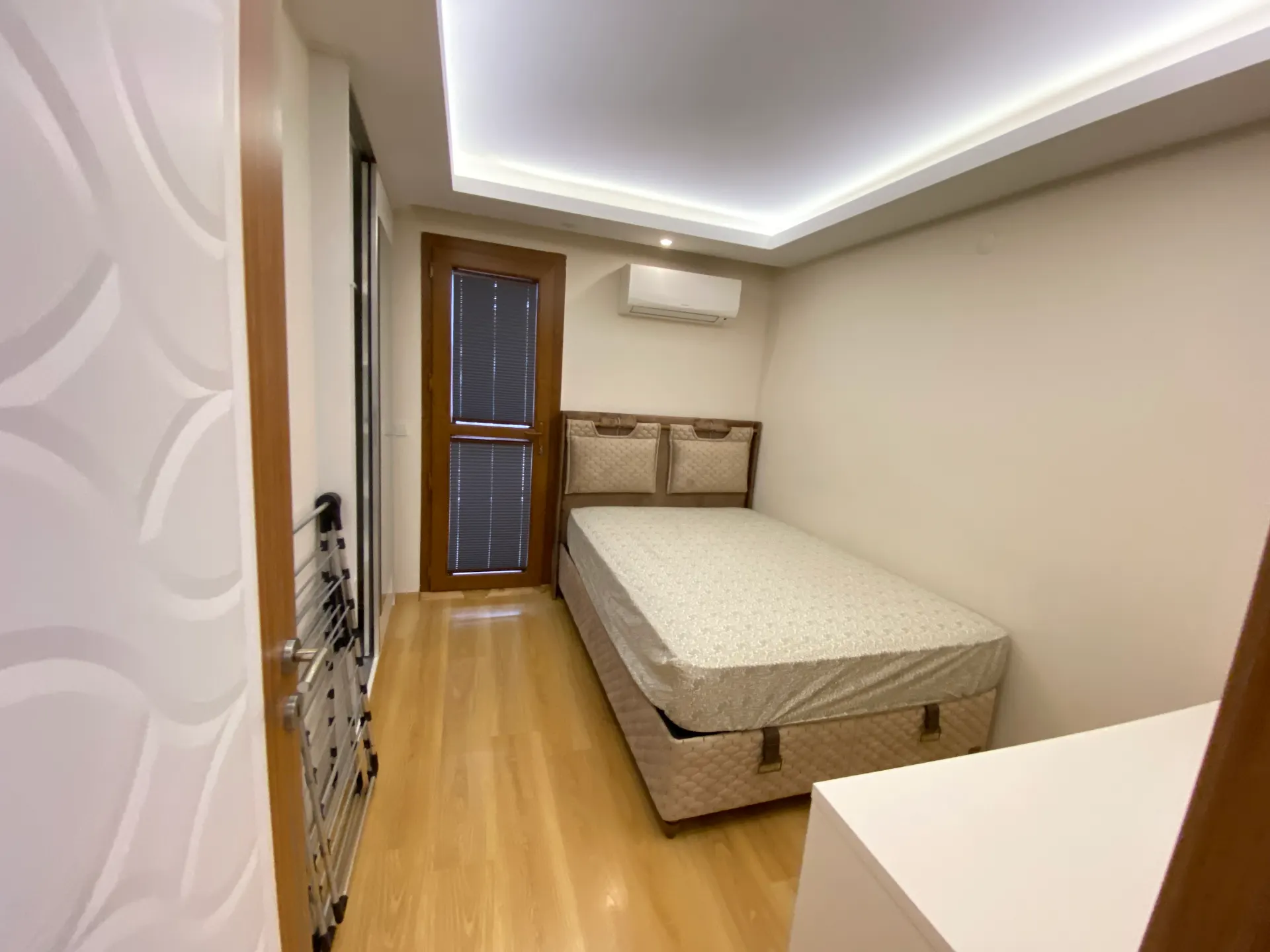 Seferihisar Ürkmez Erdem Tur Sitesinde Full Eşyalı, havuzlu & Akıllı Satılık 3+1 Villa