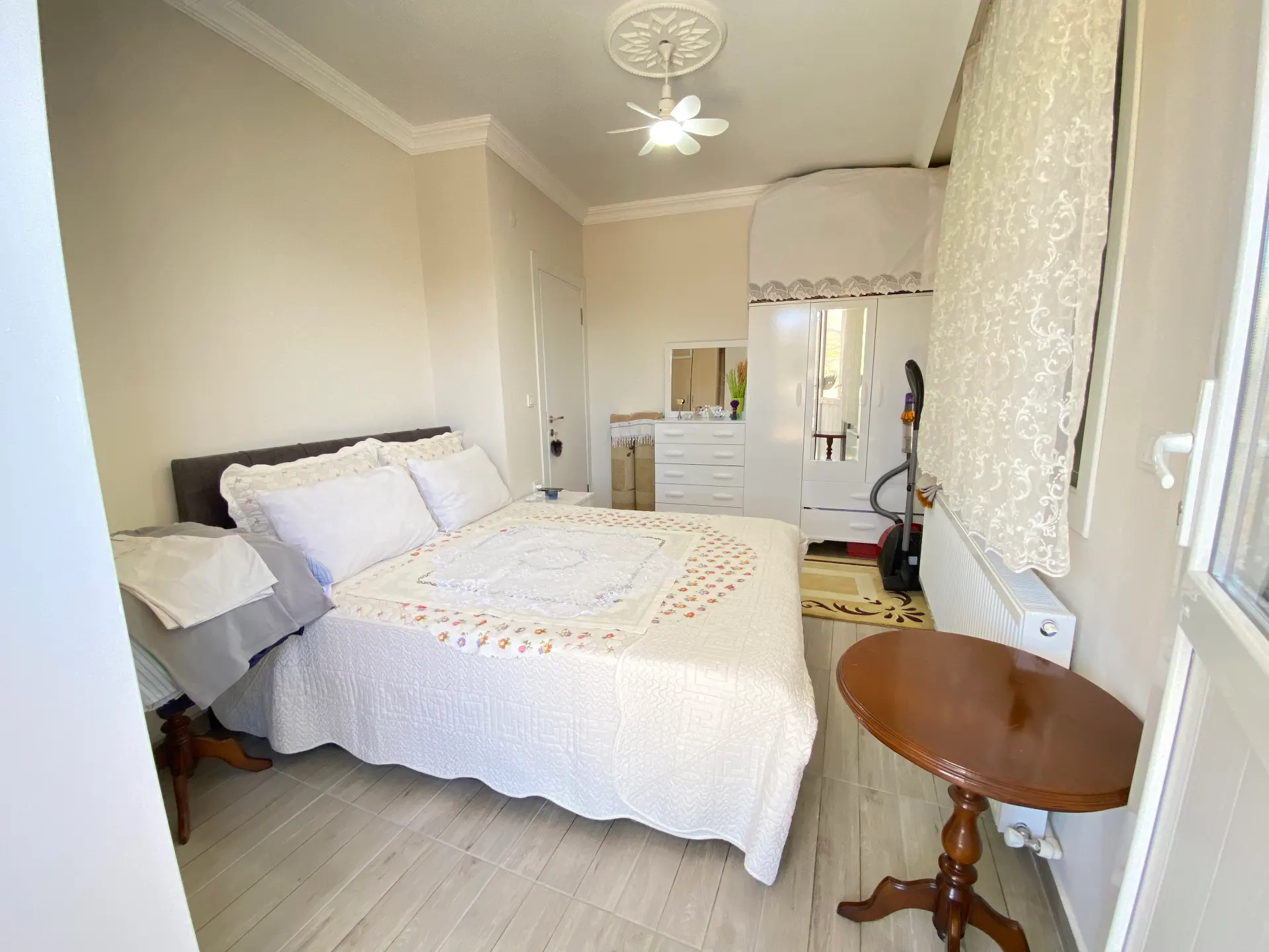 Seferihisar Payamlı'da, Isı Pompalı, Masrafsız Müstakil Köşe Satılık 3+1 Villa
