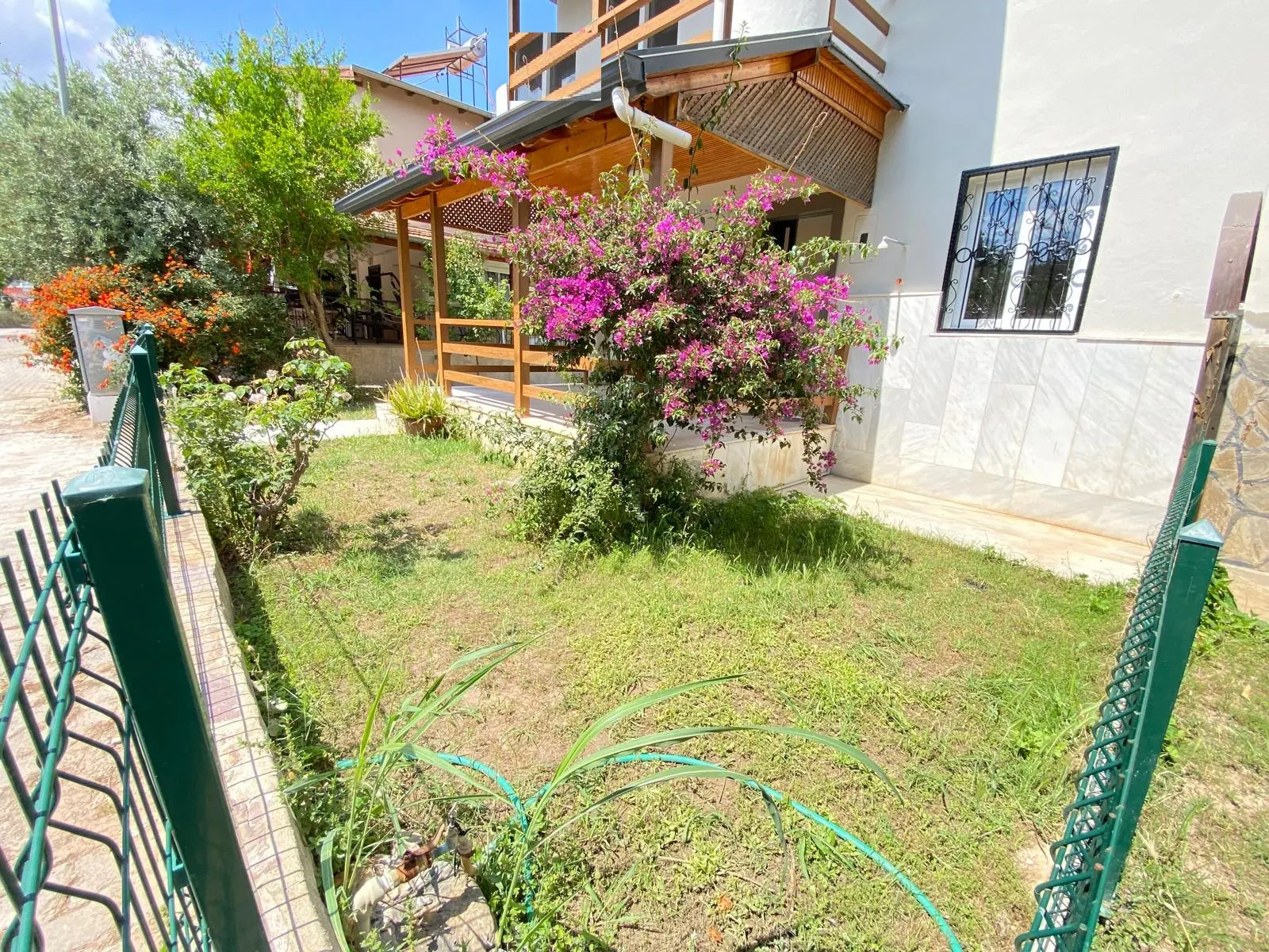Seferihisar Ürkmez Mersin Alanı'nda Denize 250m • Sıfırlanmış Lüks Satılık 3+1 Villa!