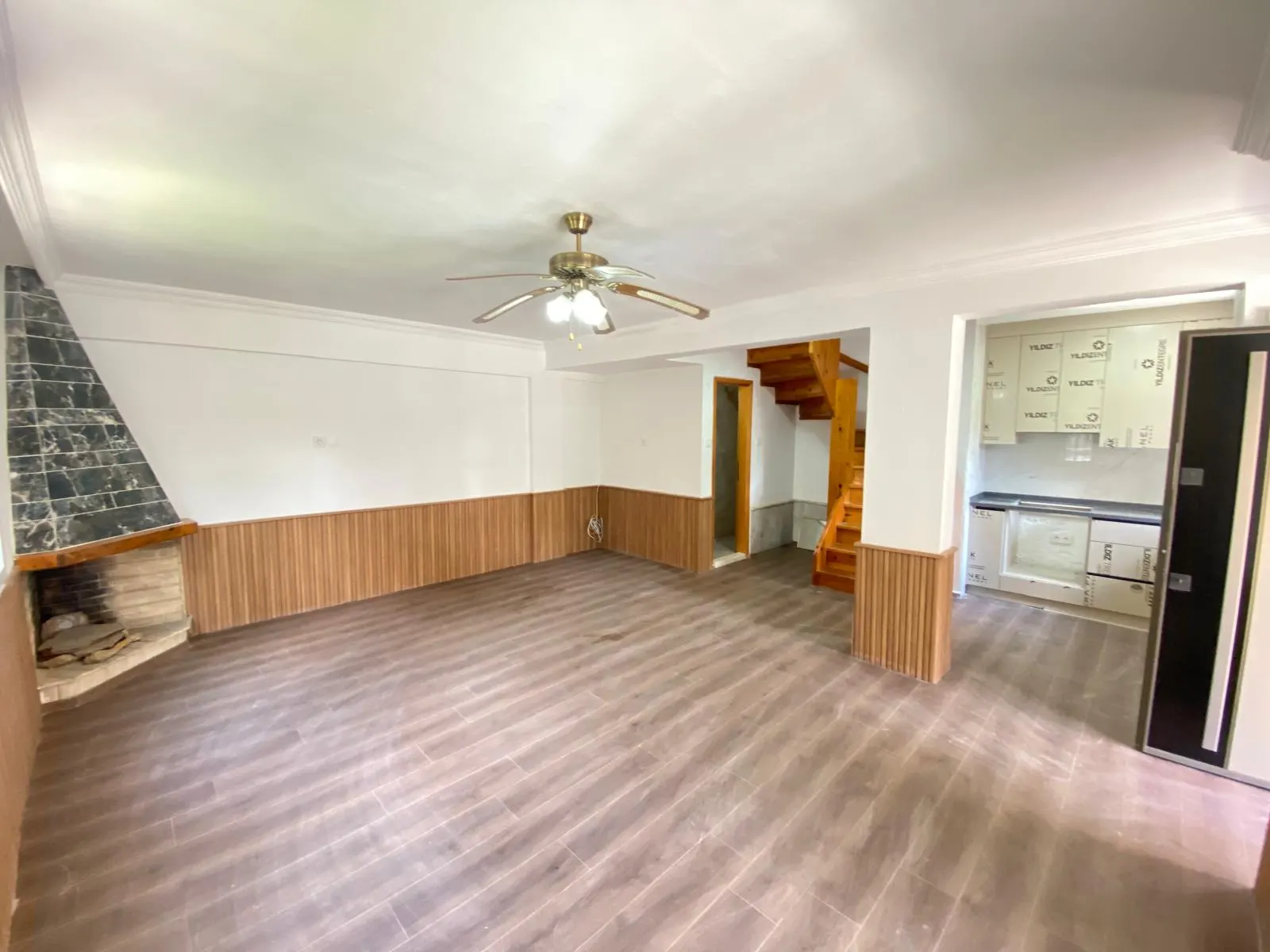 Seferihisar Ürkmez Mersin Alanı'nda Denize 250m • Sıfırlanmış Lüks Satılık 3+1 Villa!