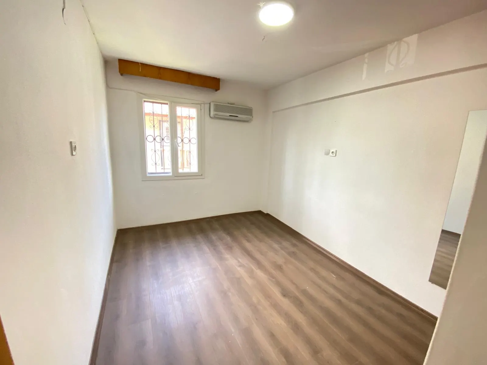 Seferihisar Ürkmez Mersin Alanı'nda Denize 250m • Sıfırlanmış Lüks Satılık 3+1 Villa!