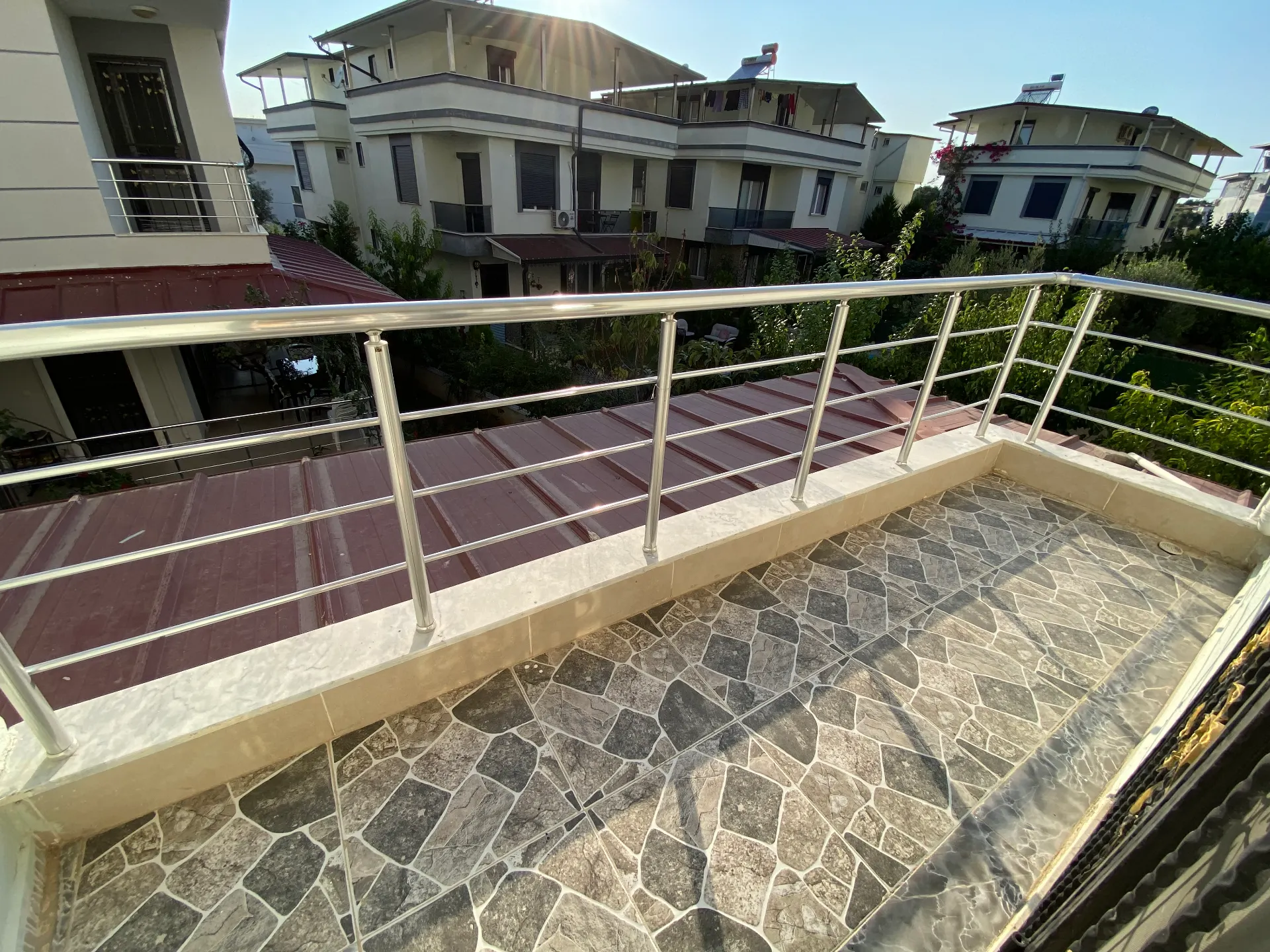 Seferihisar Mersin Ala denize 350 m mesafede bahçeli satılık 2+1 dubleks –