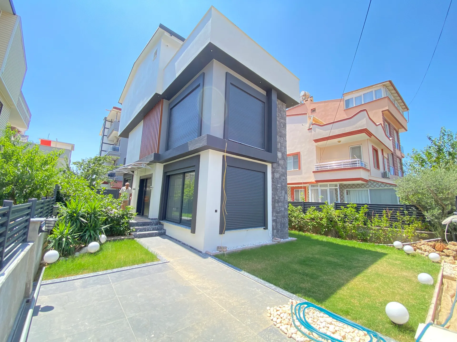 Gümüldür Fevzi Çakmak'ta denize 100m müstakil havuzlu lüks 3+1 akıllı villa