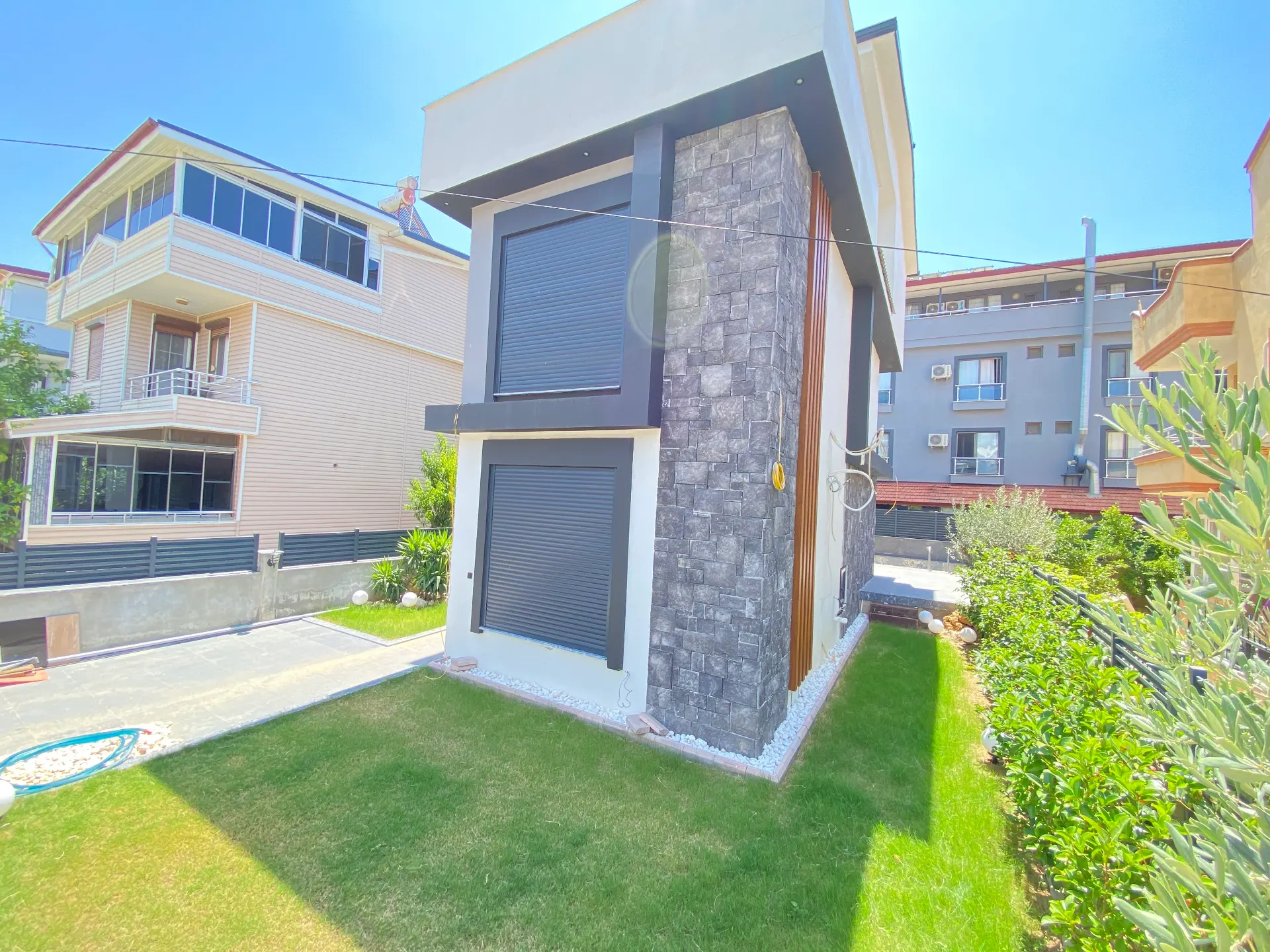 Gümüldür Fevzi Çakmak'ta denize 100m müstakil havuzlu lüks 3+1 akıllı villa