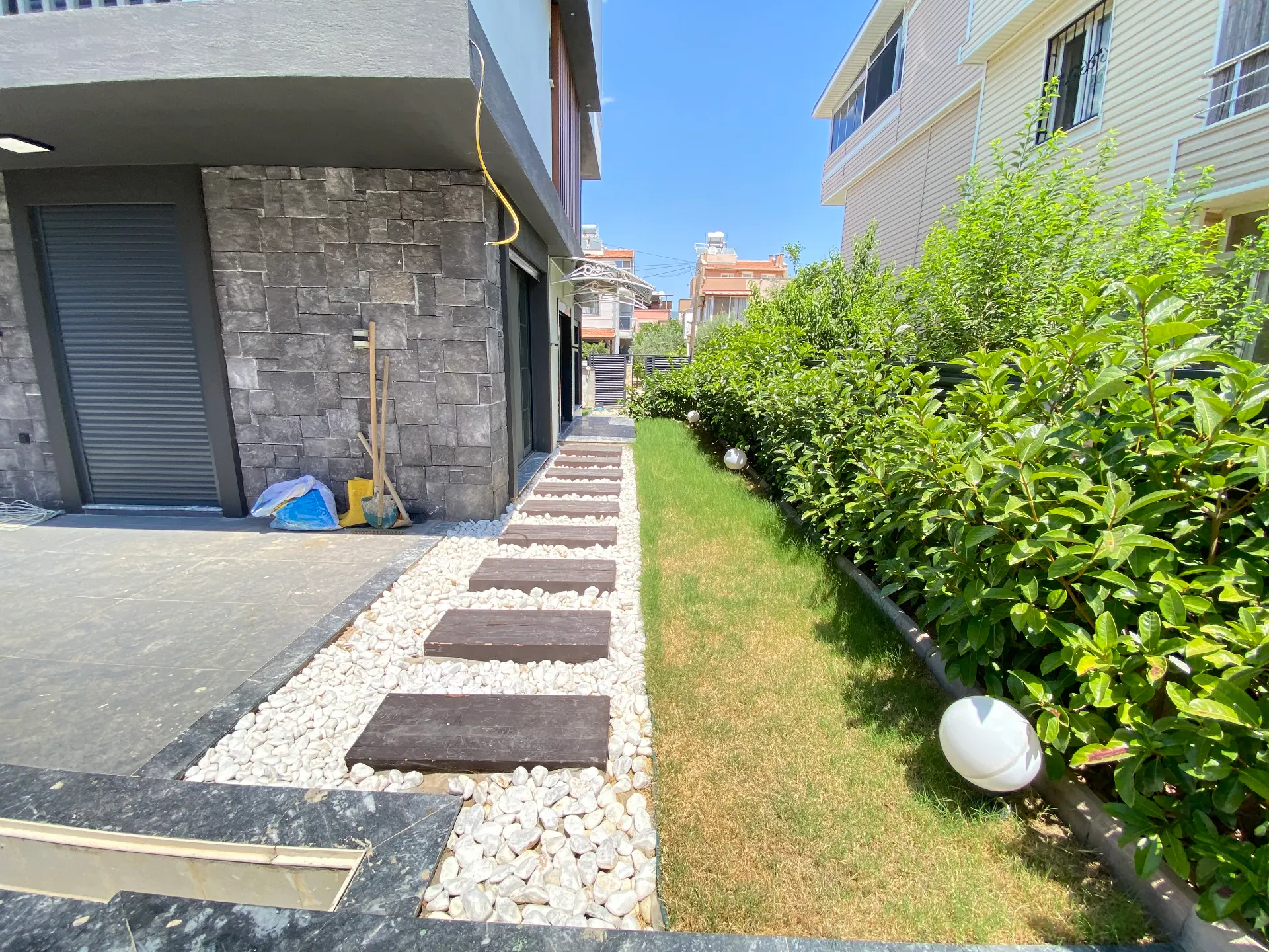 Gümüldür Fevzi Çakmak'ta denize 100m müstakil havuzlu lüks 3+1 akıllı villa