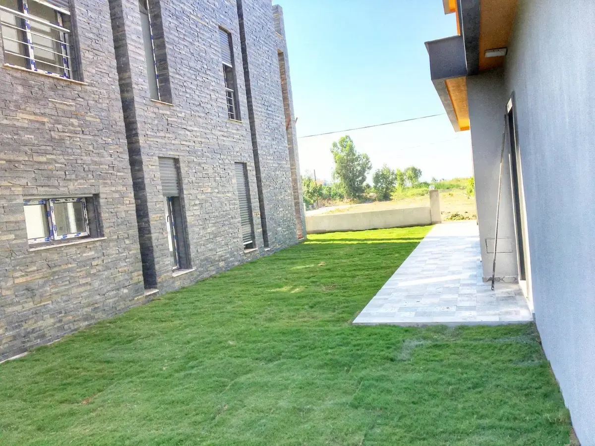 Seferihisar Ürkmez'de deniz tarafında tek müstakil havuzlu satılık 3+1 villa