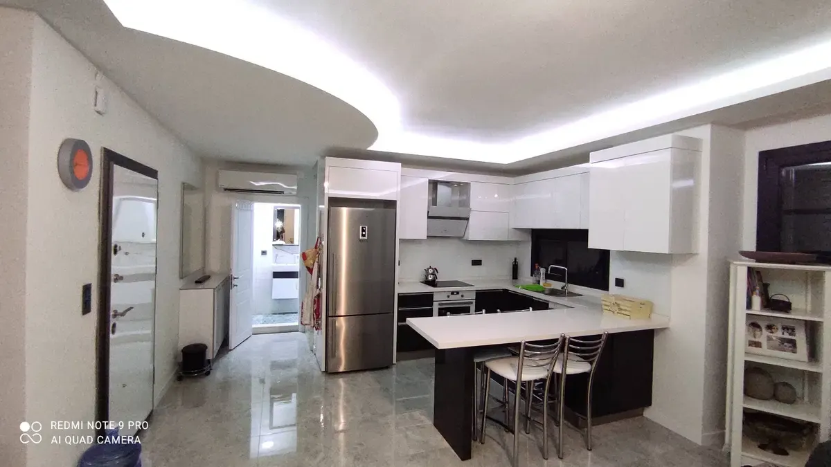 Seferihisar Ürkmez'de deniz tarafında tek müstakil havuzlu satılık 3+1 villa