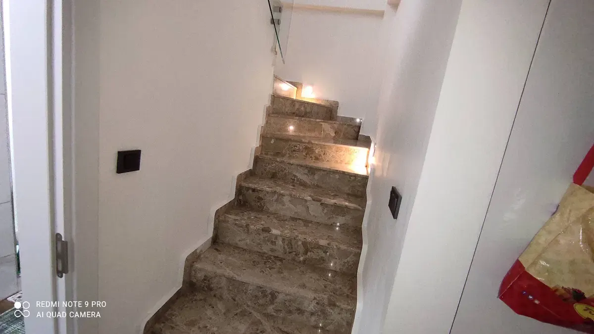 Seferihisar Ürkmez'de deniz tarafında tek müstakil havuzlu satılık 3+1 villa