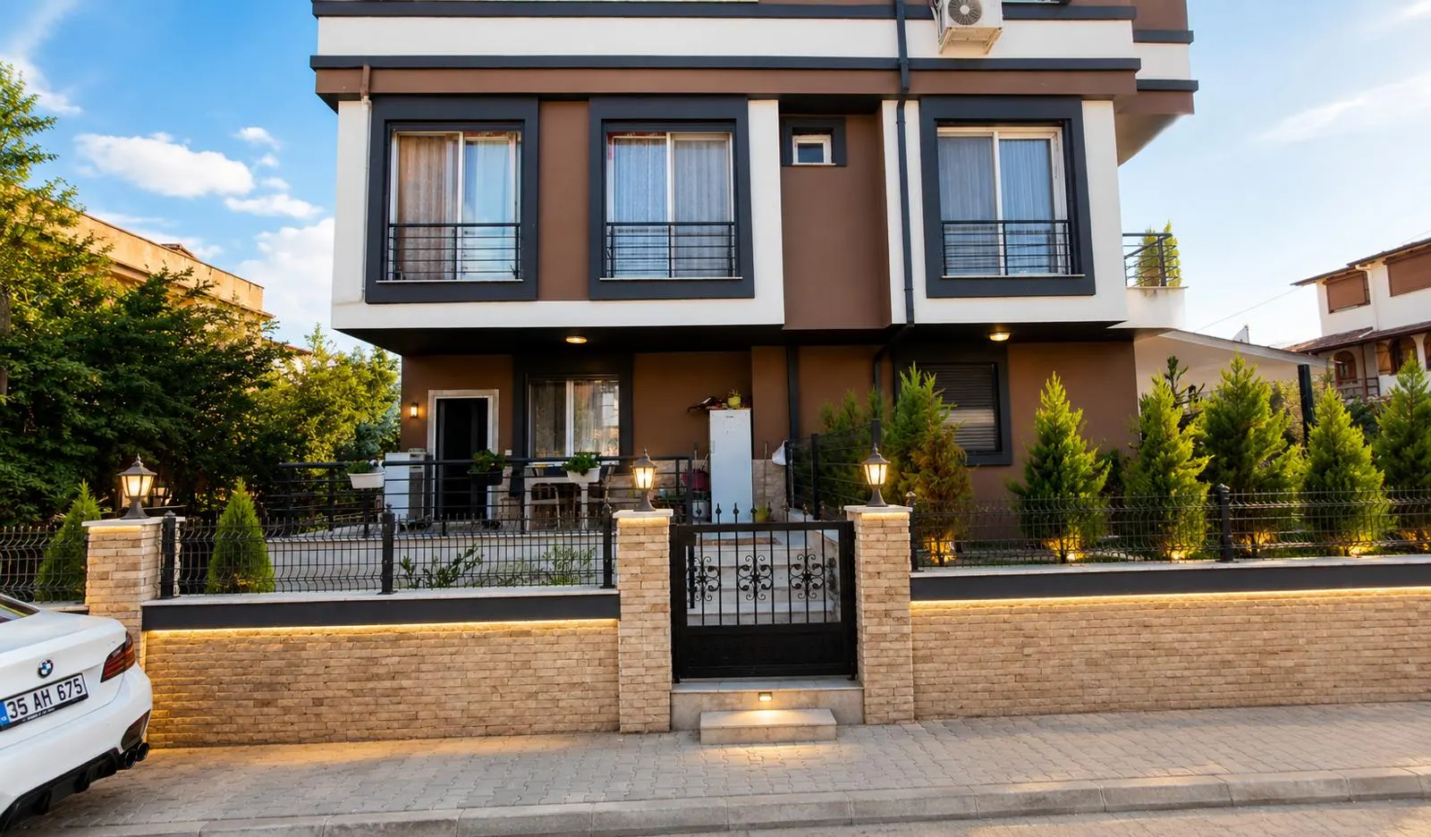 Seferihisar Doğanbey Cumhuriyet Mahallesi'nde Denize Yakın 3+1 Lüks Villa