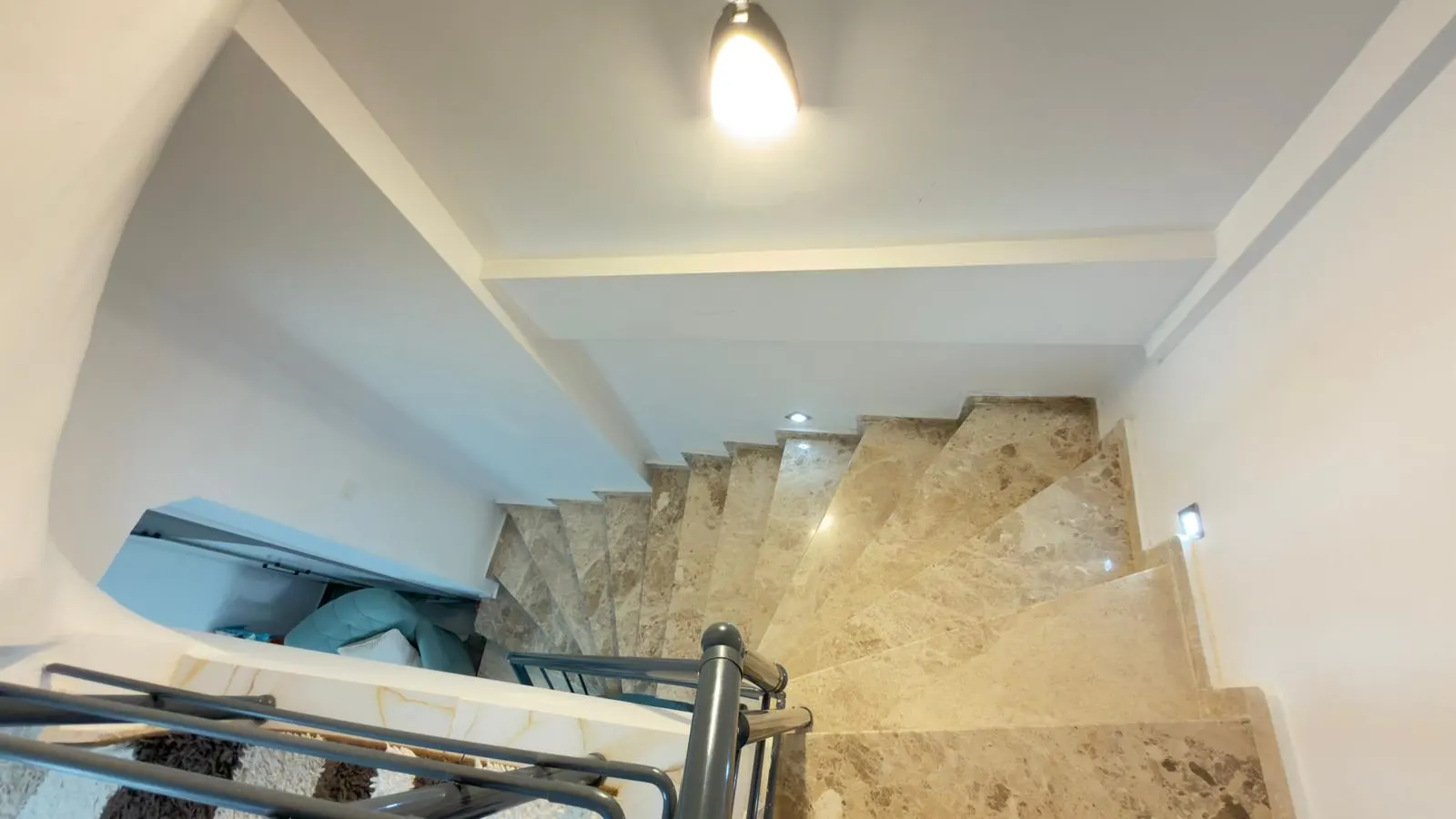 Seferihisar Doğanbey Cumhuriyet Mahallesi'nde Denize Yakın 3+1 Lüks Villa