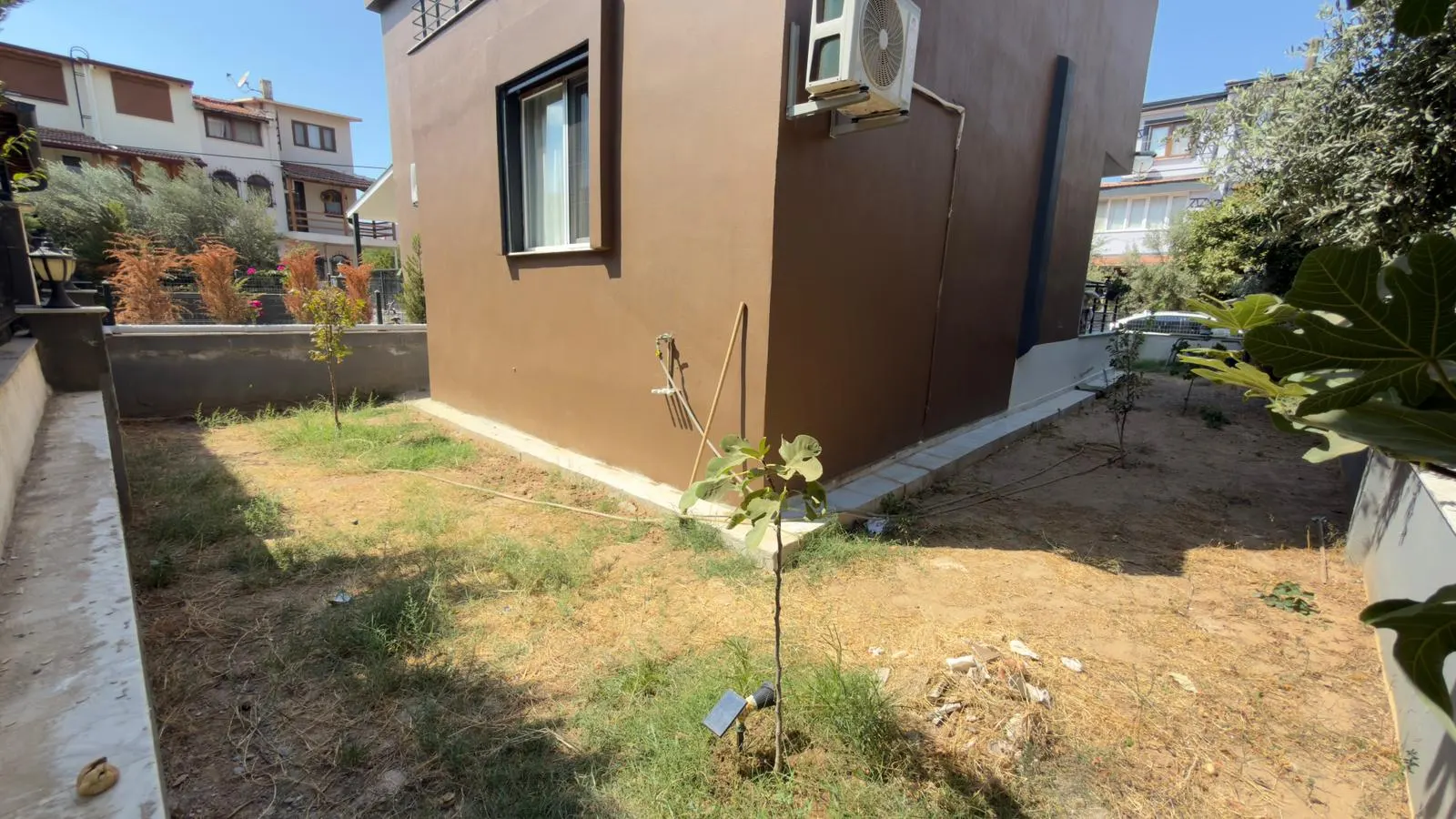 Seferihisar Doğanbey Cumhuriyet Mahallesi'nde Denize Yakın 3+1 Lüks Villa