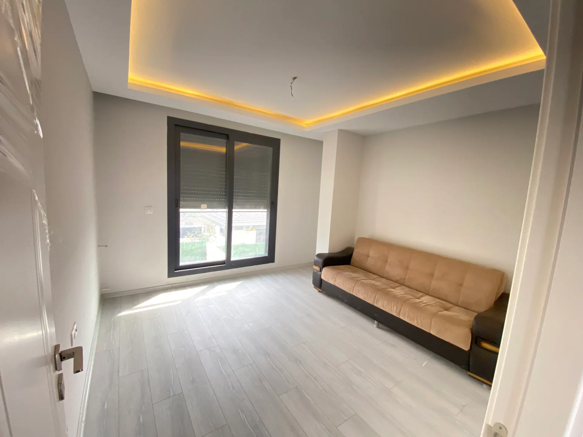 Seferihisar Akarca'da Havuzlu, geniş Bahçeli, oturma Ruhsatlı Satılık 4+1 Villa