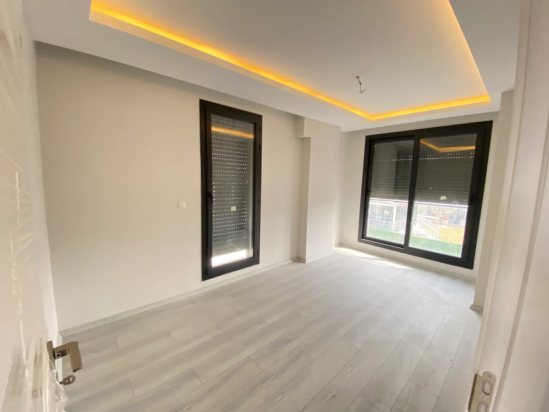Seferihisar Akarca'da Havuzlu, geniş Bahçeli, oturma Ruhsatlı Satılık 4+1 Villa