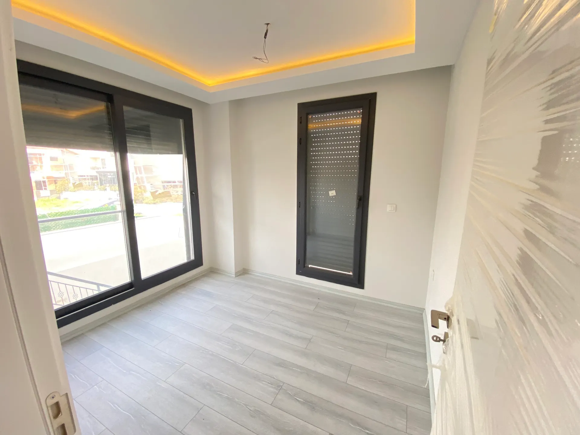 Seferihisar Akarca'da Havuzlu, geniş Bahçeli, oturma Ruhsatlı Satılık 4+1 Villa