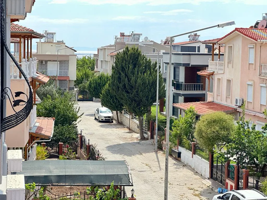 Seferihisar Ürkmez Bengiler'de Denize 100m, lüks 4+1 Müstakil Villa