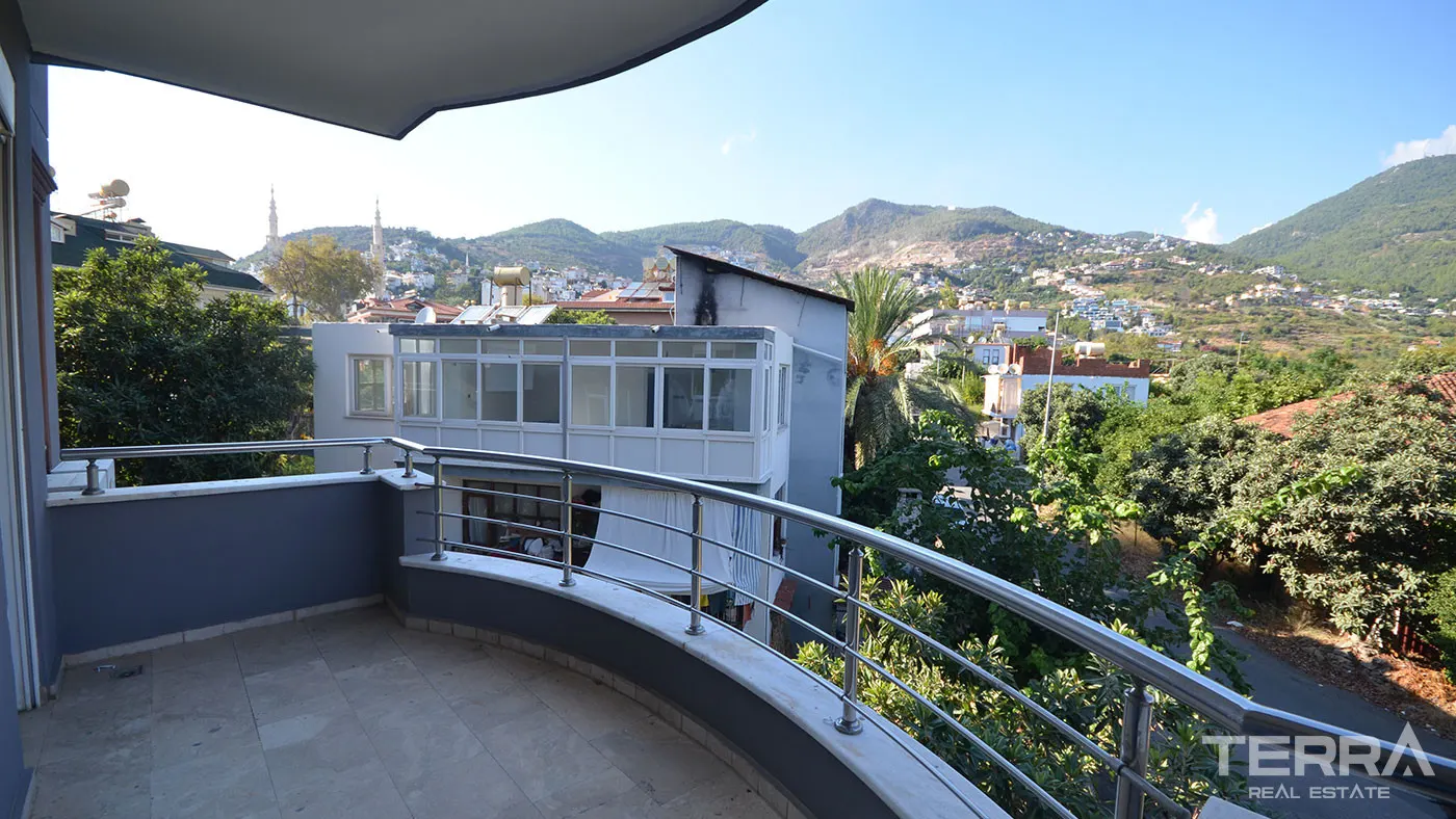 ALANYA SUGÖZÜ’NDE RAHİME REİSOĞLU SİTESİ’NDE SATILIK 2+1 DAİRE