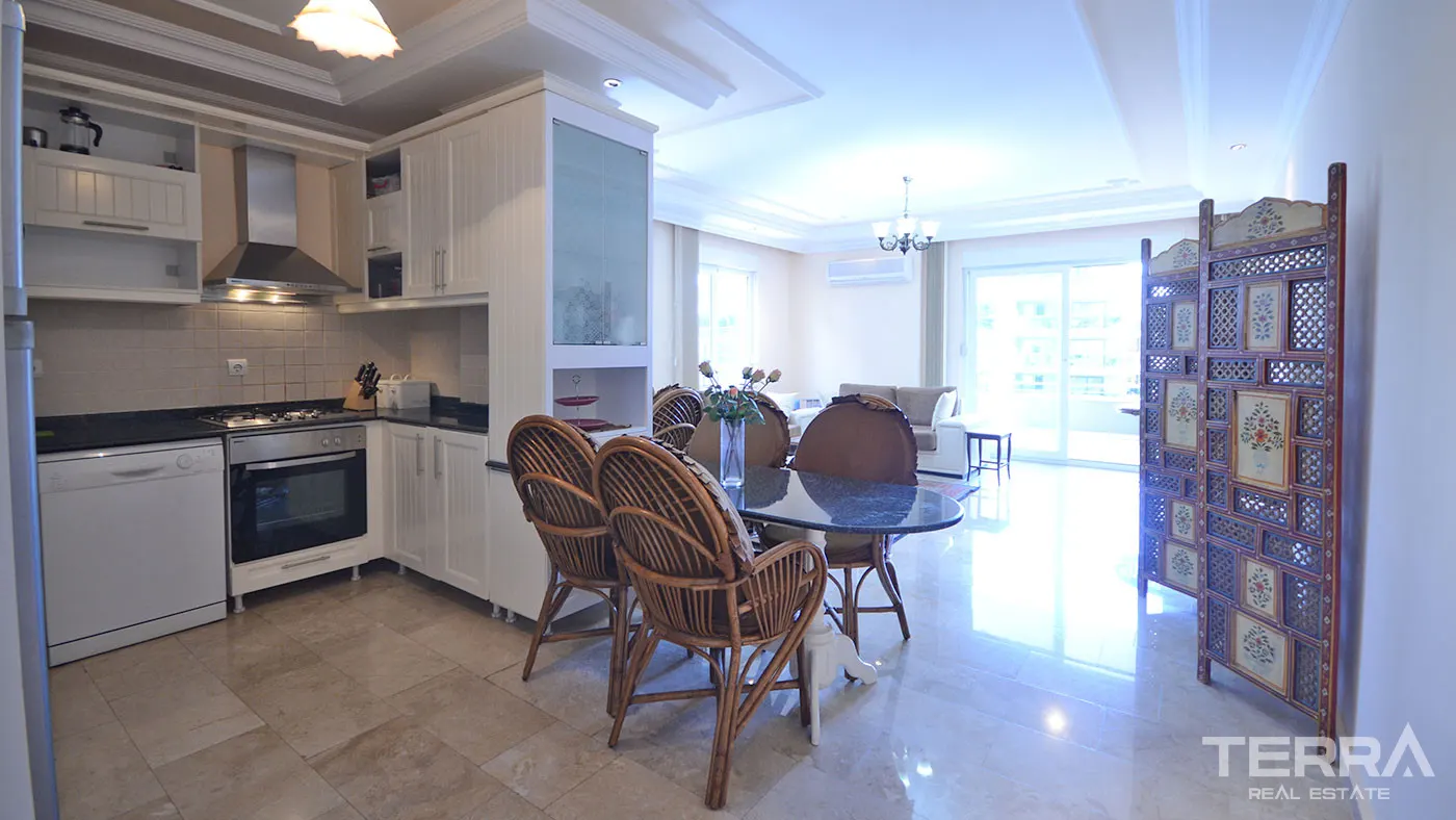 ALANYA SUGÖZÜ’NDE RAHİME REİSOĞLU SİTESİ’NDE SATILIK 2+1 DAİRE