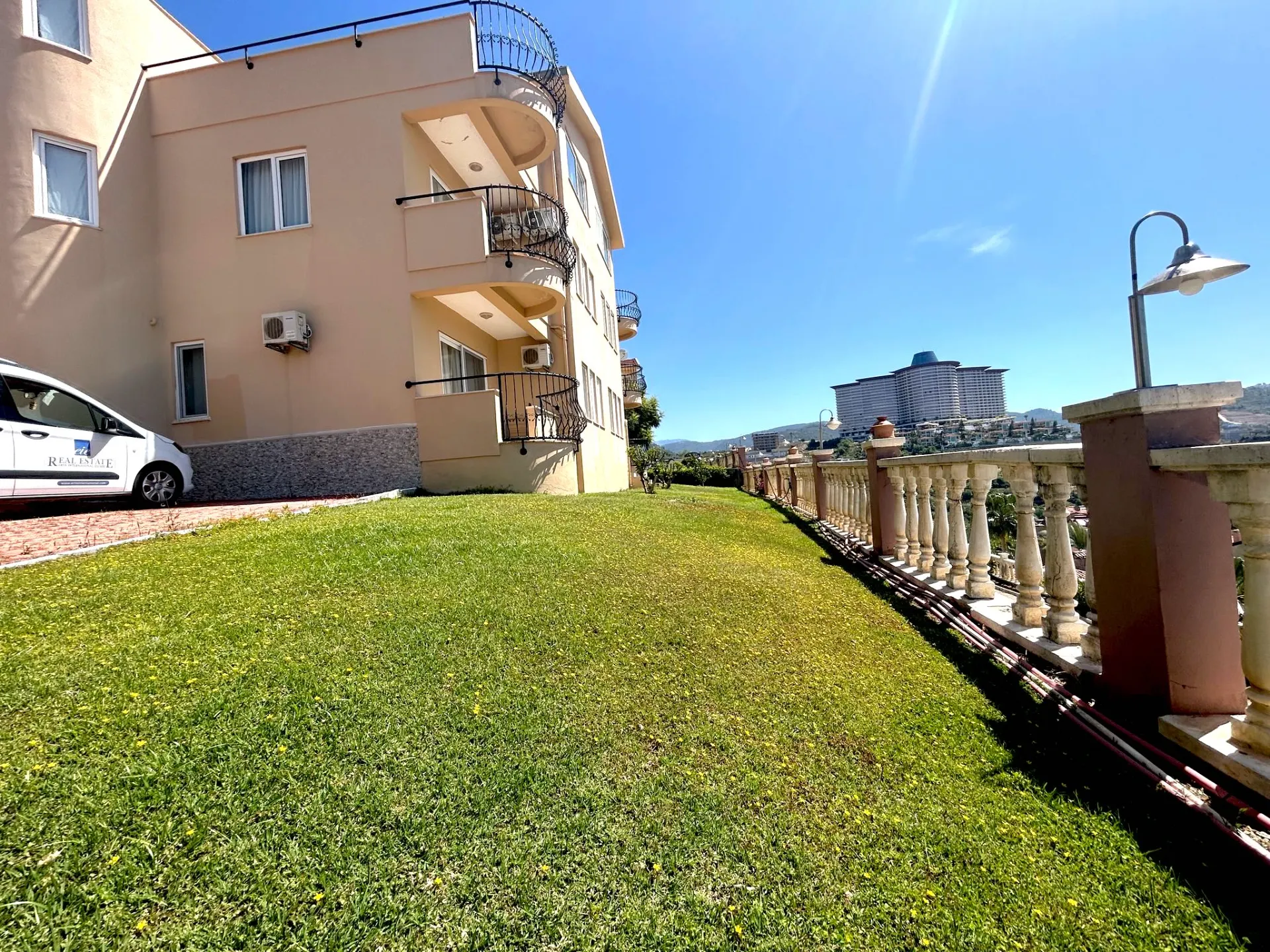 ALANYA KARGICAK  SATILIK DENİZ MANZARALI BAHÇELİ 3+1