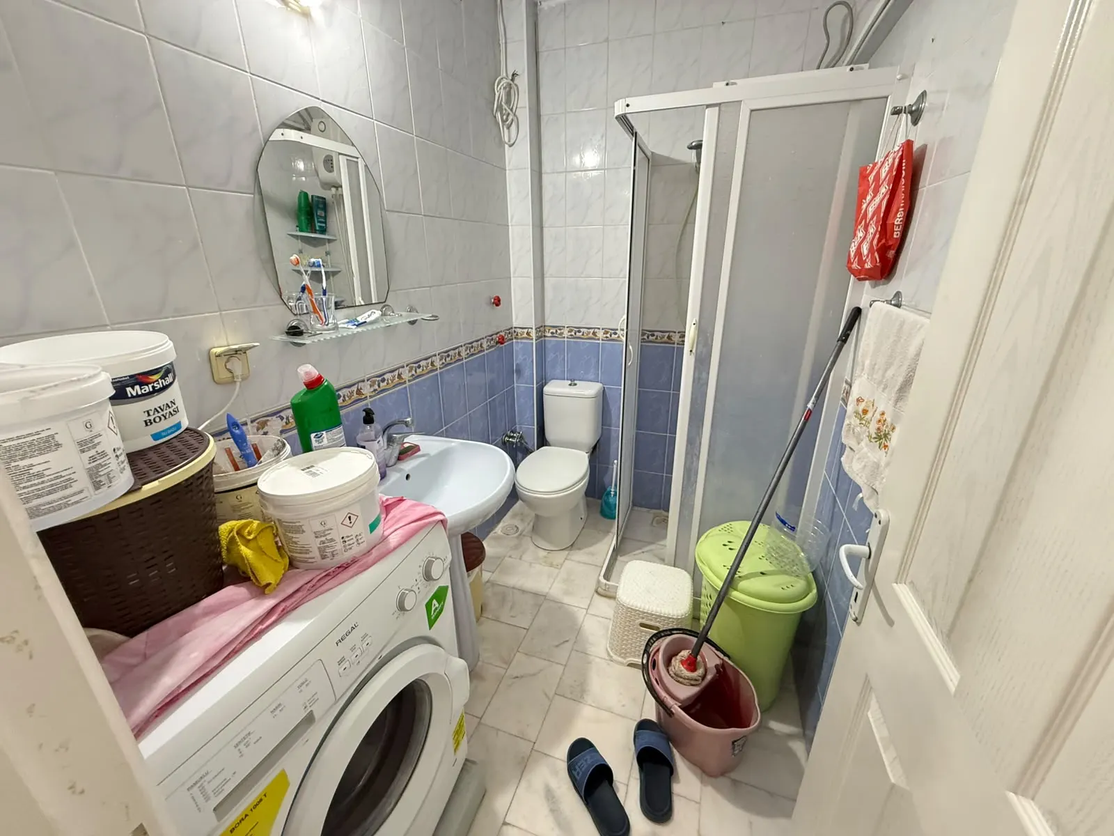 Seferihisar Mersin Alanı'nda Denize 150m Masrafsız, Geniş Satılık 2+1 Daire