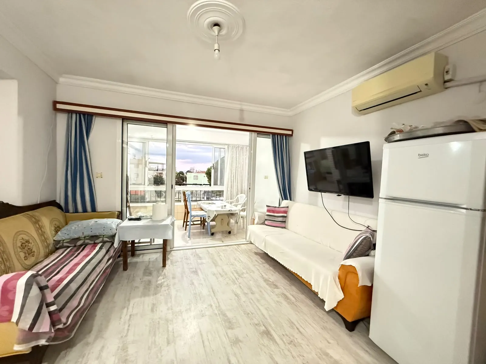Seferihisar Mersin Alanı'nda Denize 150m Masrafsız, Geniş Satılık 2+1 Daire