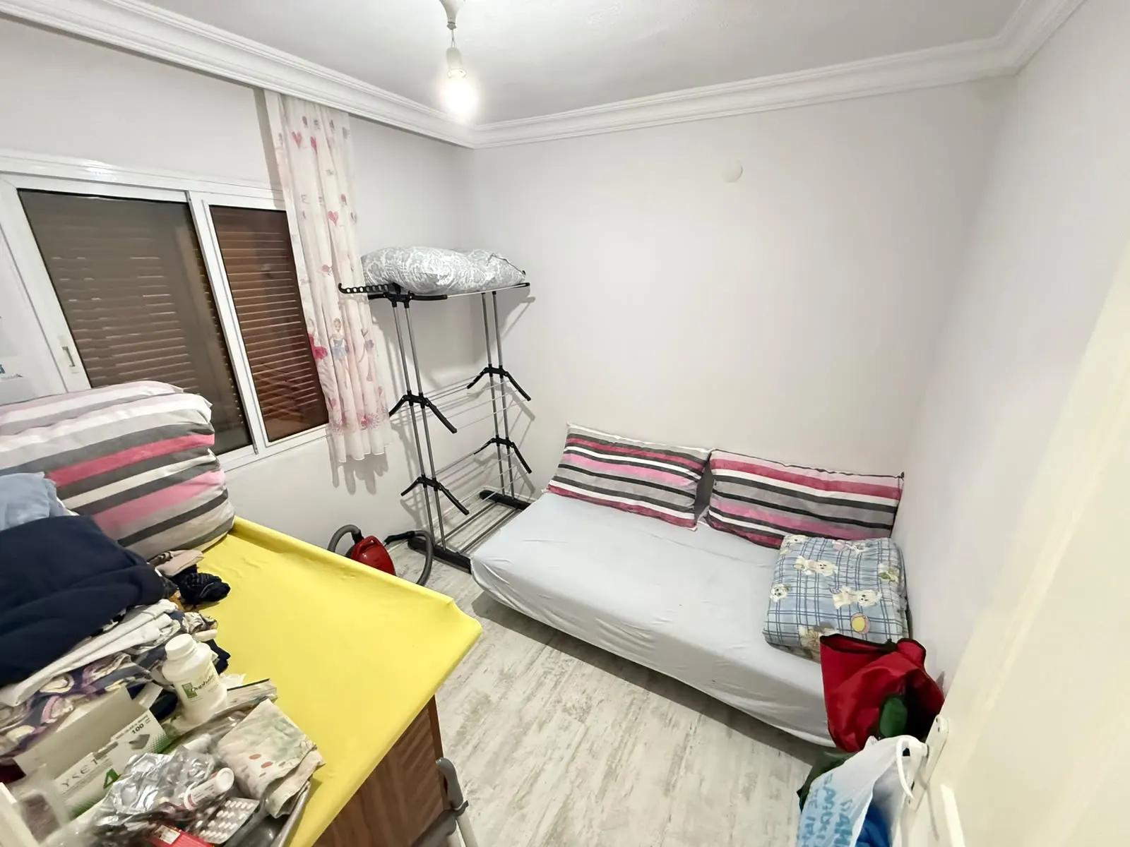 Seferihisar Mersin Alanı'nda Denize 150m Masrafsız, Geniş Satılık 2+1 Daire