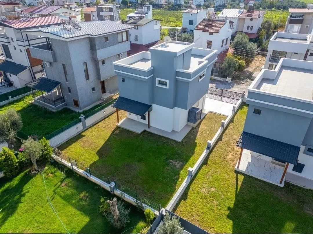 Seferihisar Cumhuriyet’te Denize Yakın, 316m² Arsa İçinde Tam Müstakil Lüks 3+1 Villa!