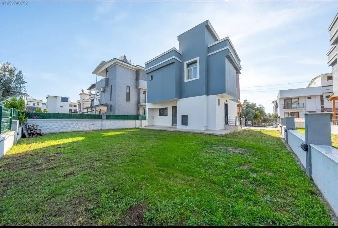 Seferihisar Cumhuriyet’te Denize Yakın, 316m² Arsa İçinde Tam Müstakil Lüks 3+1 Villa!