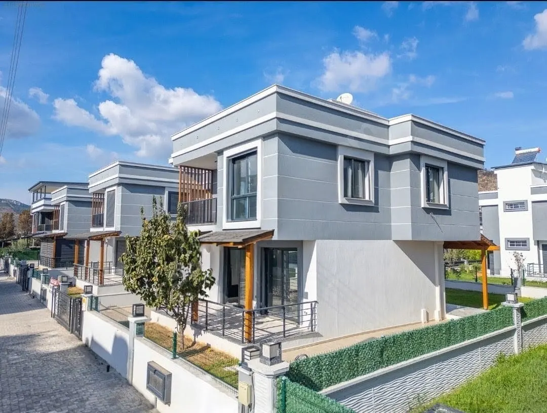 Seferihisar Cumhuriyet’te Denize Yakın, 316m² Arsa İçinde Tam Müstakil Lüks 3+1 Villa!