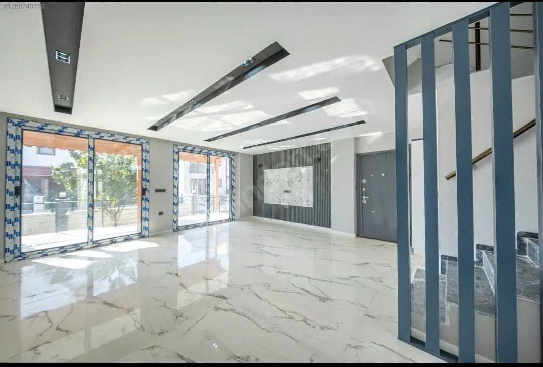 Seferihisar Cumhuriyet’te Denize Yakın, 316m² Arsa İçinde Tam Müstakil Lüks 3+1 Villa!
