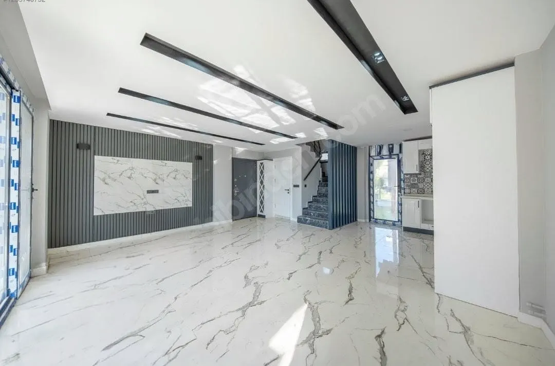Seferihisar Cumhuriyet’te Denize Yakın, 316m² Arsa İçinde Tam Müstakil Lüks 3+1 Villa!