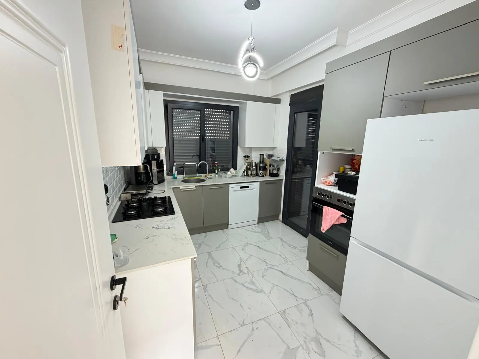 Seferihisar'da:güneş Enerjili,yerden Isıtmalı,full Eşyalı Satılık 3+1 Villa