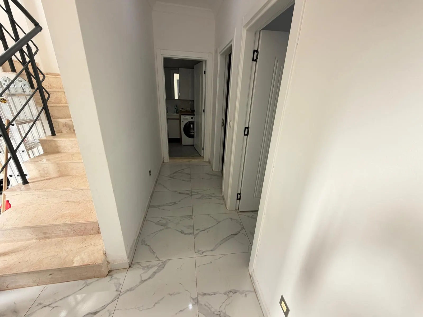 Seferihisar'da:güneş Enerjili,yerden Isıtmalı,full Eşyalı Satılık 3+1 Villa
