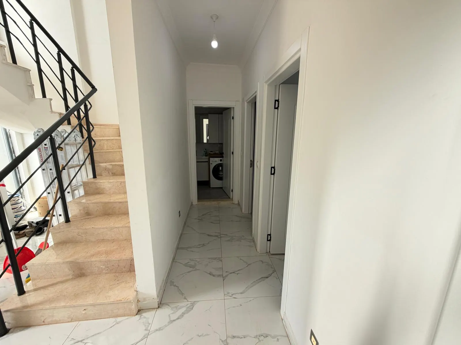 Seferihisar'da:güneş Enerjili,yerden Isıtmalı,full Eşyalı Satılık 3+1 Villa