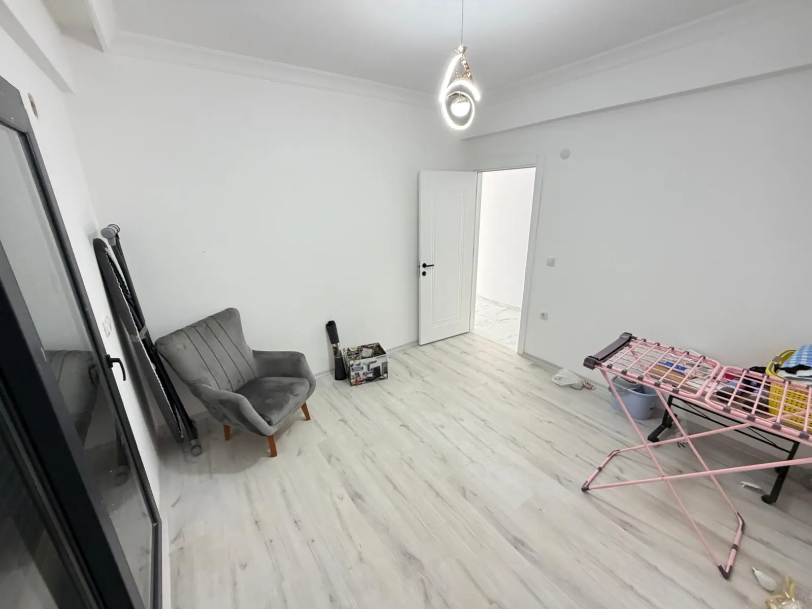 Seferihisar'da:güneş Enerjili,yerden Isıtmalı,full Eşyalı Satılık 3+1 Villa
