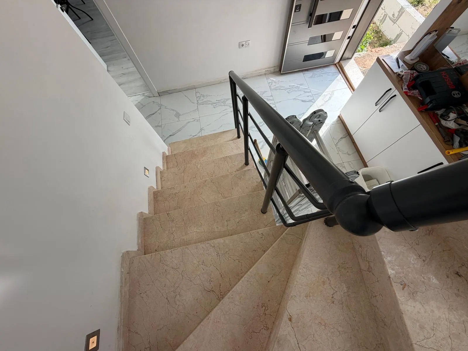 Seferihisar'da:güneş Enerjili,yerden Isıtmalı,full Eşyalı Satılık 3+1 Villa