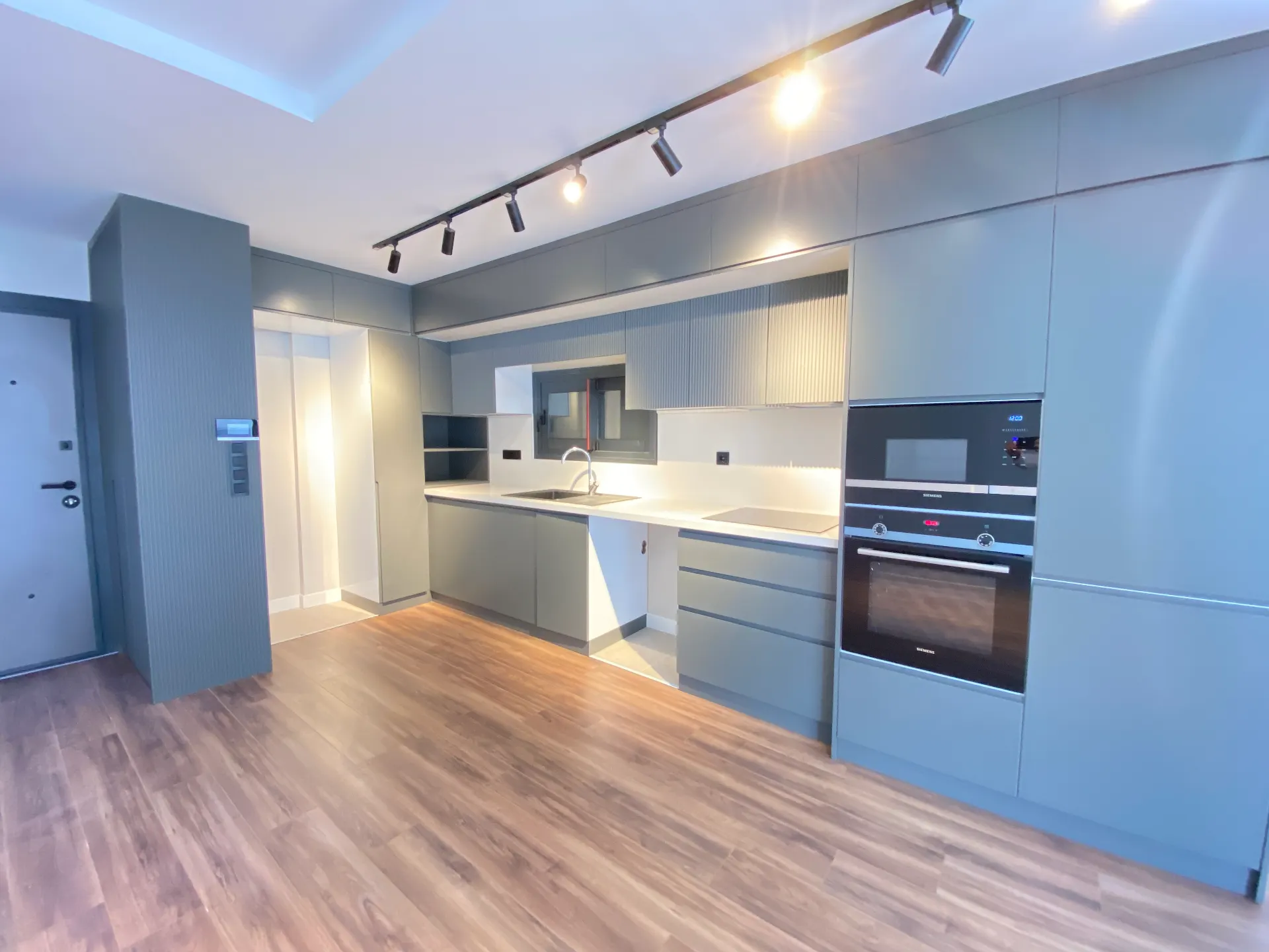 Menderes Gümüldür Deniz Tarafında: Modern Mimari, Tam Müstakil Lüks Satılık 4+1villa!