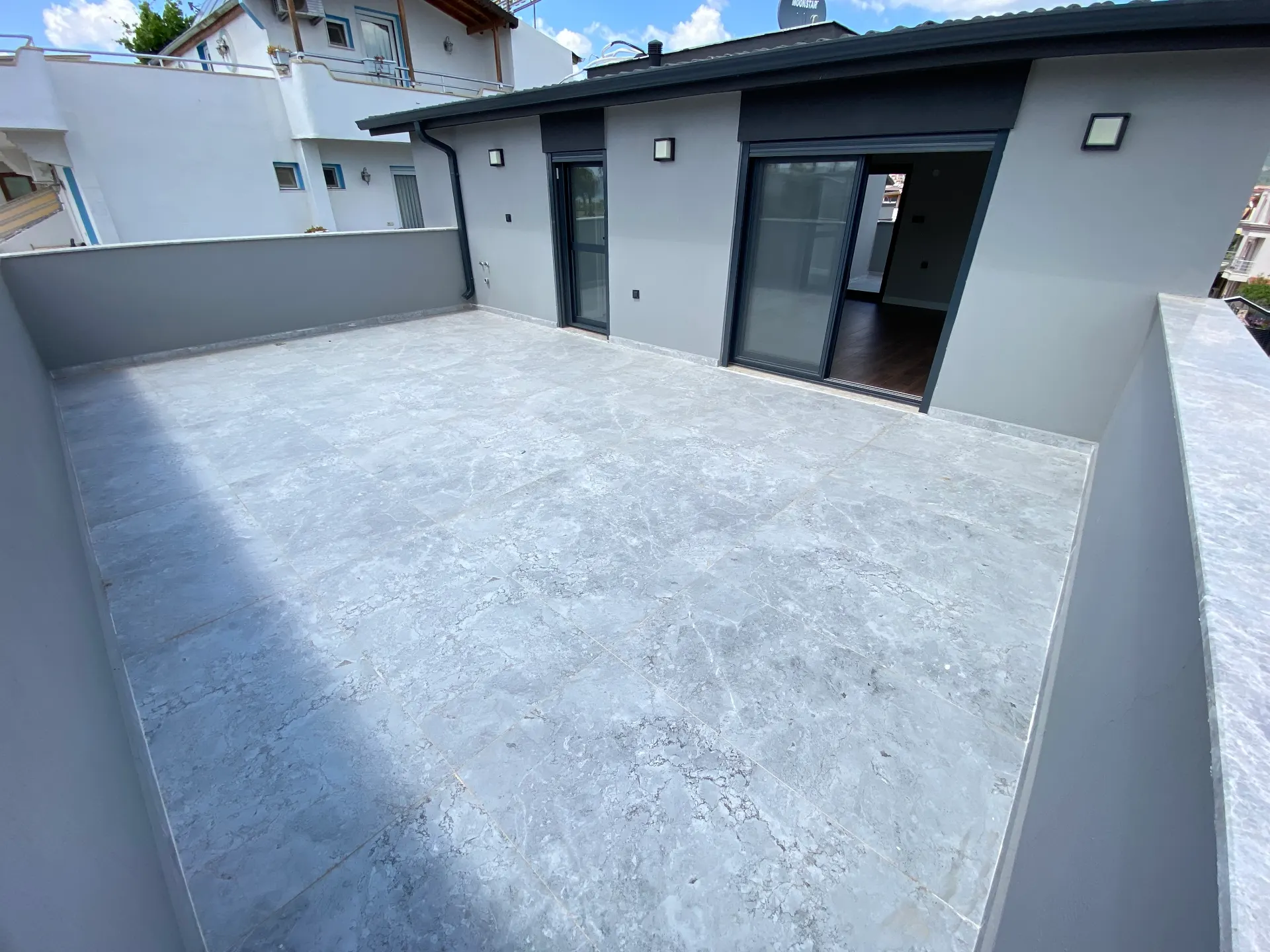 Menderes Gümüldür Deniz Tarafında: Modern Mimari, Tam Müstakil Lüks Satılık 4+1villa!
