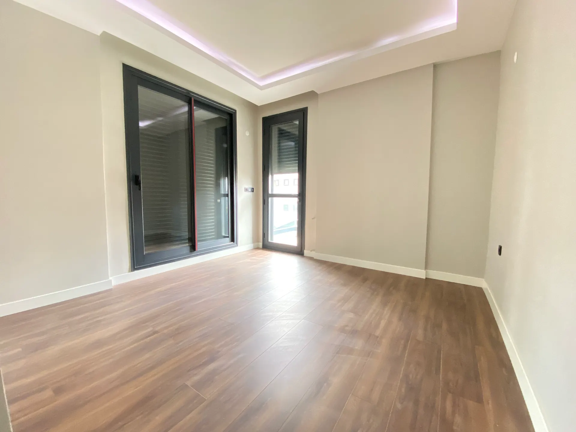 Menderes Gümüldürde Yüzme Havuzu Yerden Isıtma Lüx Satılık 4+1 Villa