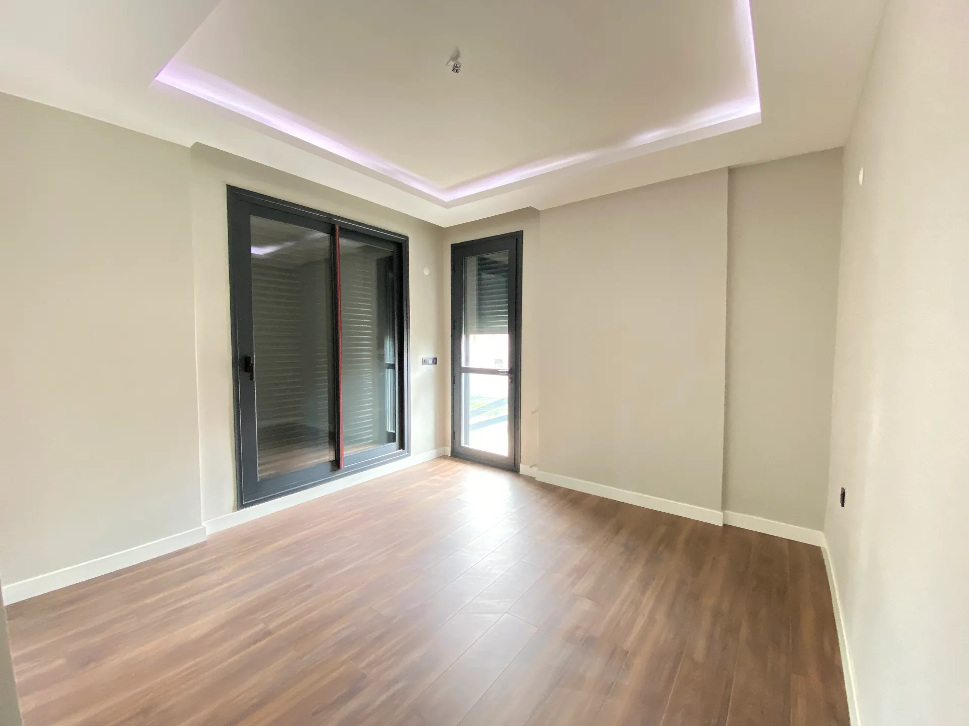 Menderes Gümüldürde Yüzme Havuzu Yerden Isıtma Lüx Satılık 4+1 Villa