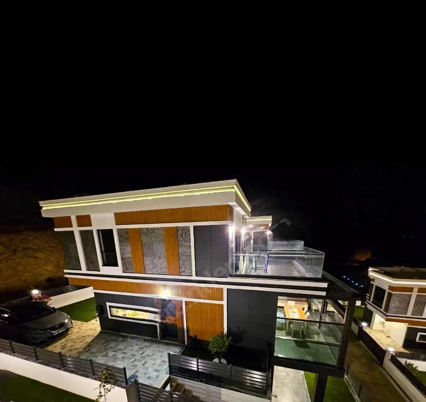 Seferihisar Doğanbey Atatürk Mah. Satılık 3+1 Villa