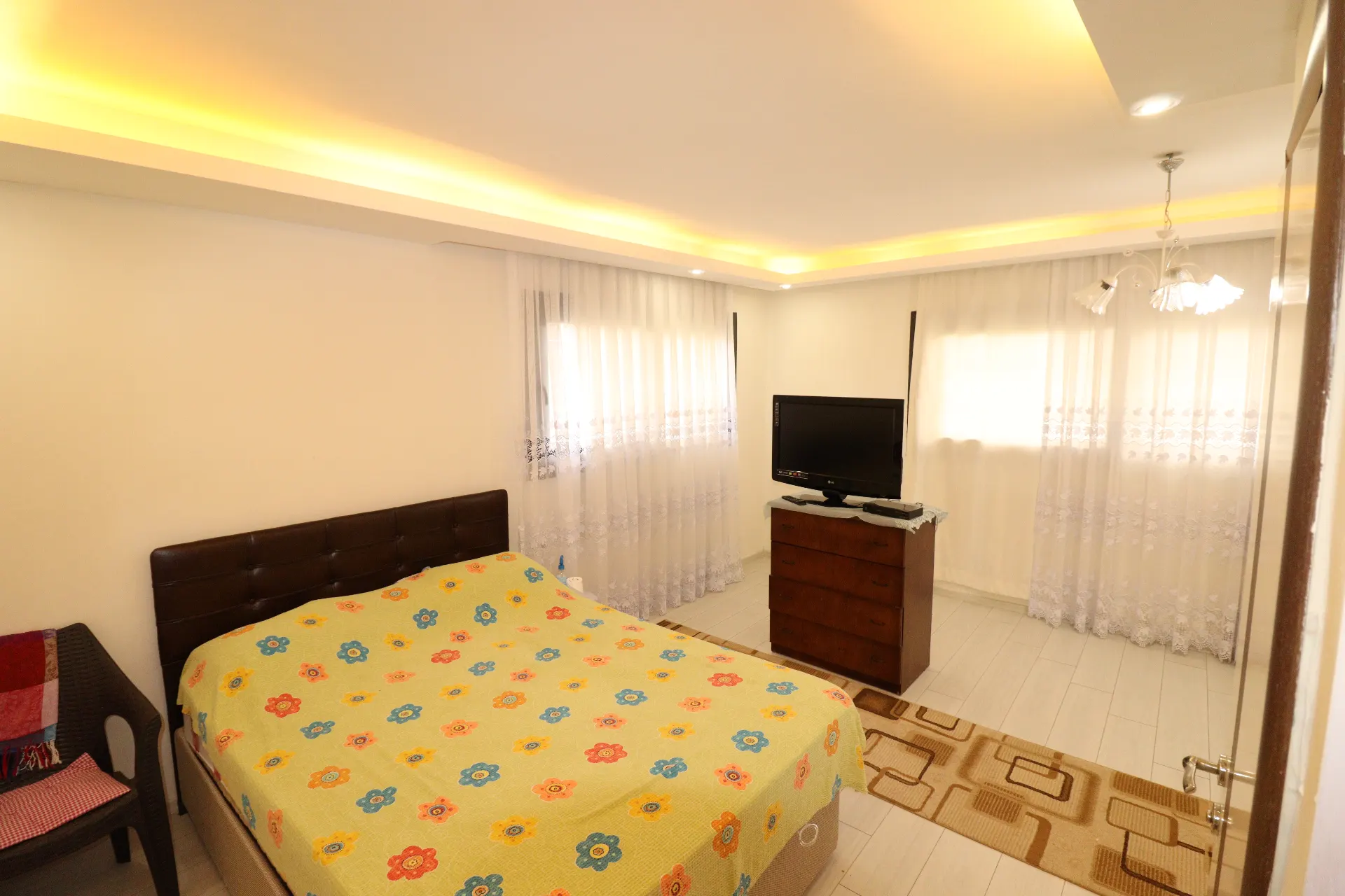 Seferihisar Mersin Alanı Mh. deniz manzaralı bahçeli satılık 3+1 Villa