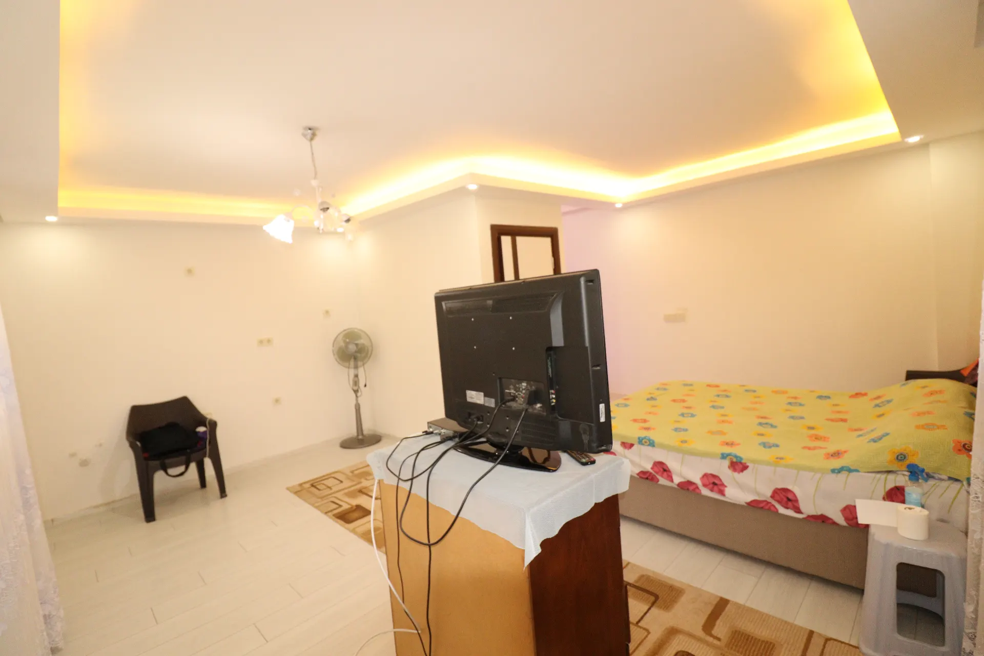 Seferihisar Mersin Alanı Mh. deniz manzaralı bahçeli satılık 3+1 Villa