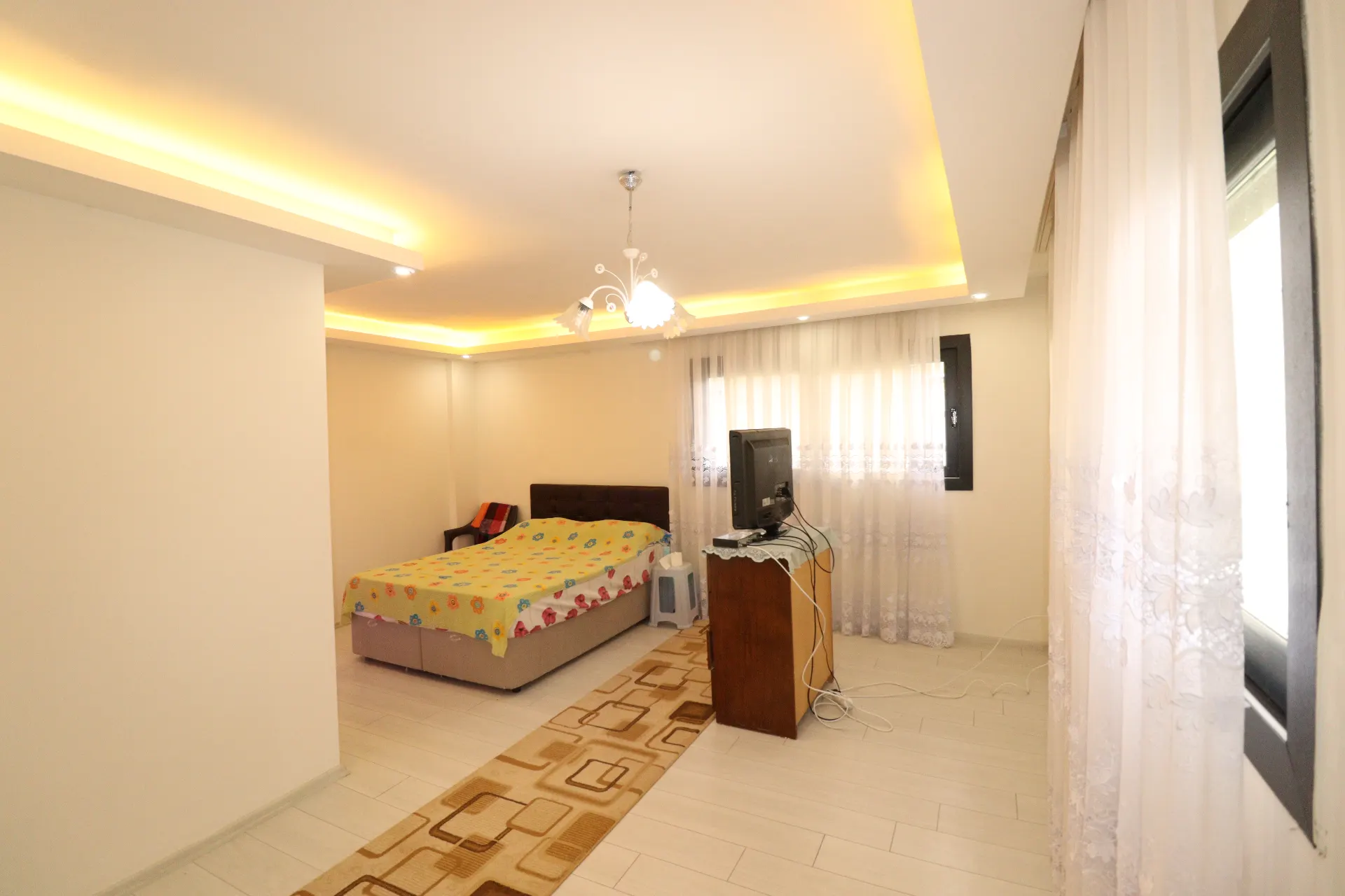 Seferihisar Mersin Alanı Mh. deniz manzaralı bahçeli satılık 3+1 Villa