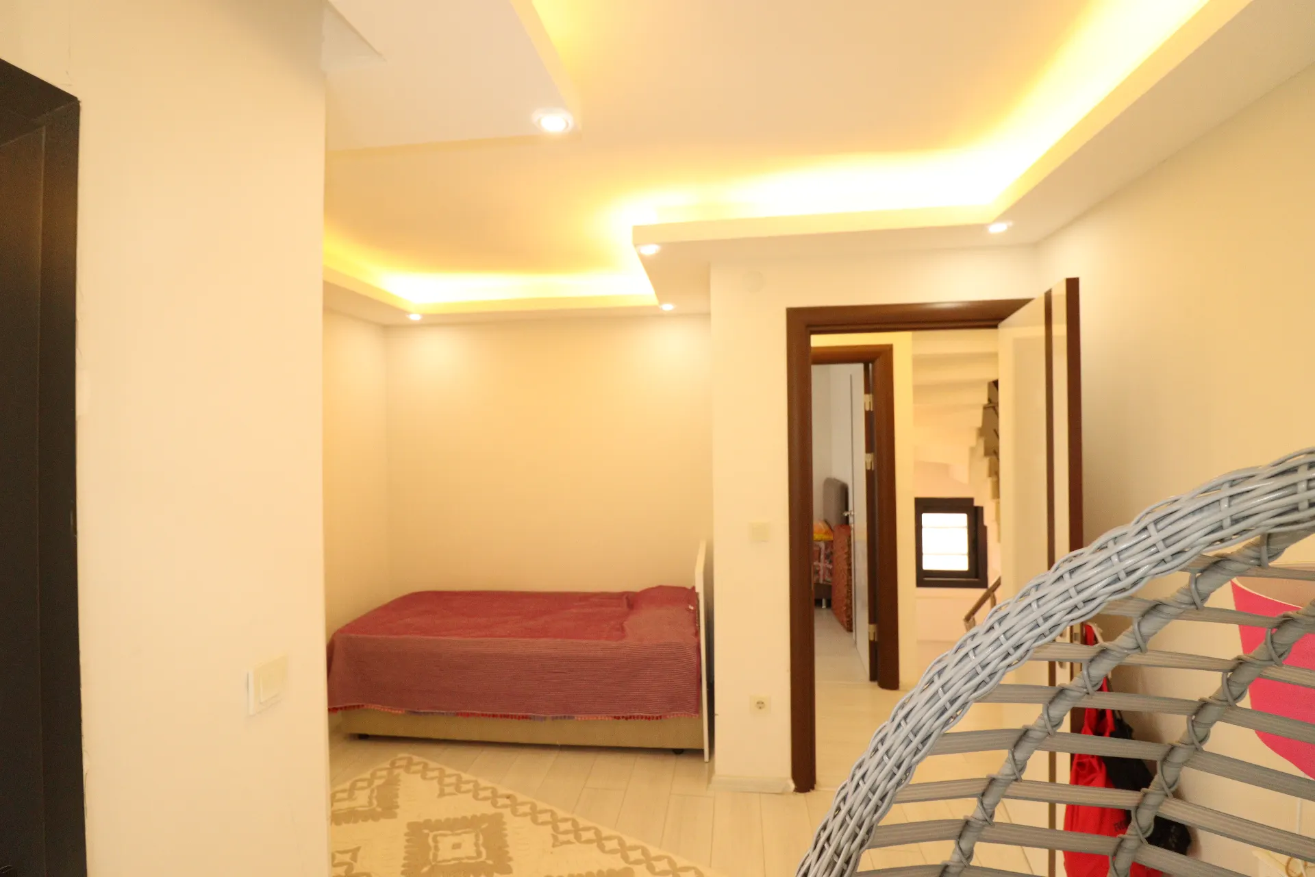 Seferihisar Mersin Alanı Mh. deniz manzaralı bahçeli satılık 3+1 Villa