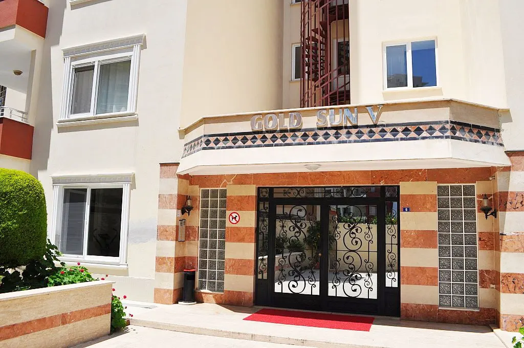 MAHMUTLAR MERKEZİNDE GENİŞ 2+1 DAİRE