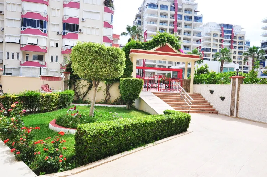 MAHMUTLAR MERKEZİNDE GENİŞ 2+1 DAİRE