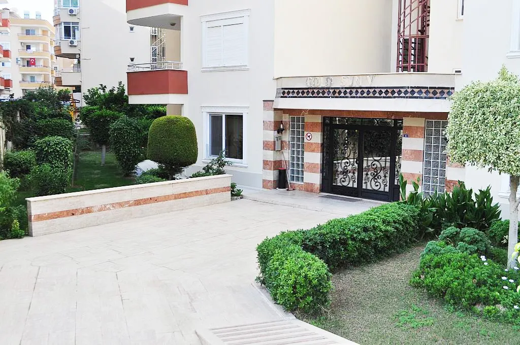 MAHMUTLAR MERKEZİNDE GENİŞ 2+1 DAİRE