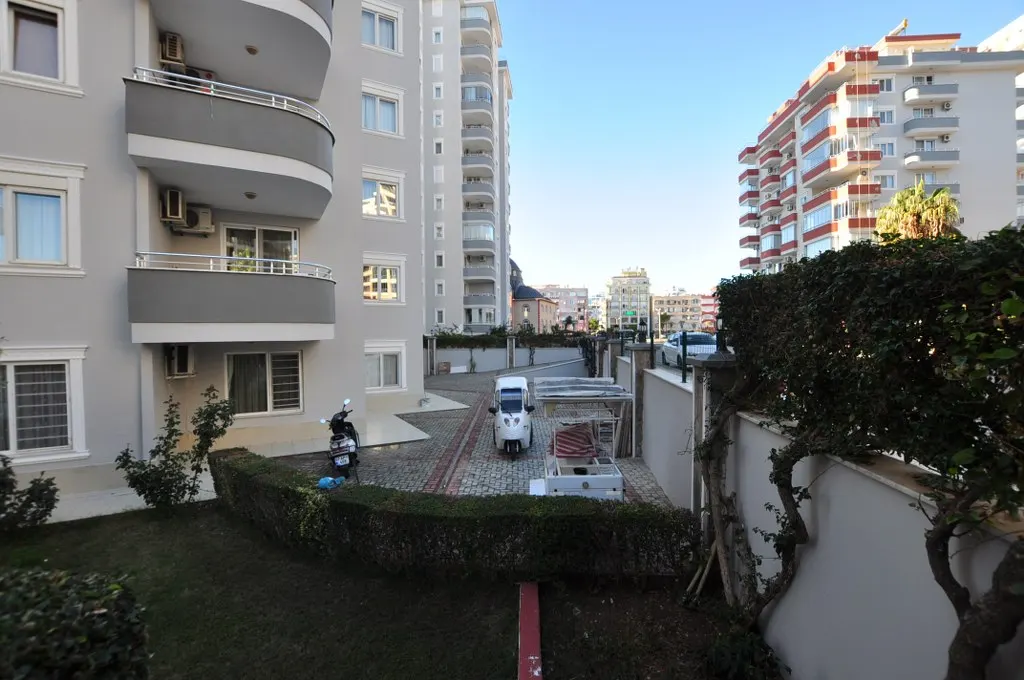 MAHMUTLAR MERKEZİNDE GENİŞ 2+1 DAİRE